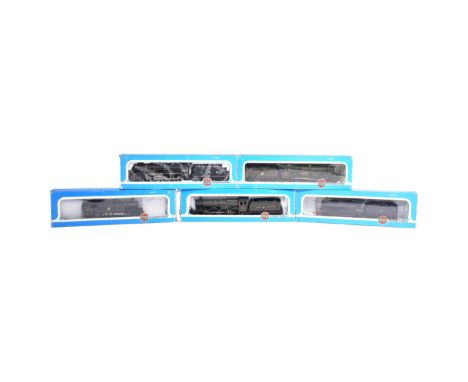 A collection of x5 vintage Airfix model railway trainset locomotive engines, to include: No. 54125 Castle Class 4-6-0 'Penden