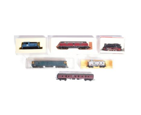 Model Railway - a collection of assorted N gauge model railway trainset locomotives and rolling stock to include; Fleischmann