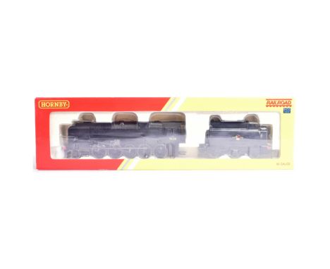 A vintage Hornby OO gauge model railway trainset locomotive engine No. R2880 Class 9F 2-10-0 92221 in BR Black with late cres