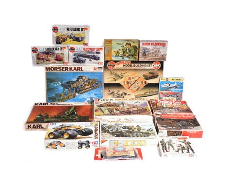 Model Kits - a collection of vintage plastic model kits of Military interest to include; Airfix RAF Recovery Set, Nichimo Fre