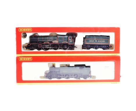 Two vintage Hornby OO gauge model railway trainset locomotive engines, comprising of; No. R2119 King Class 4-6-0 'King Henry 