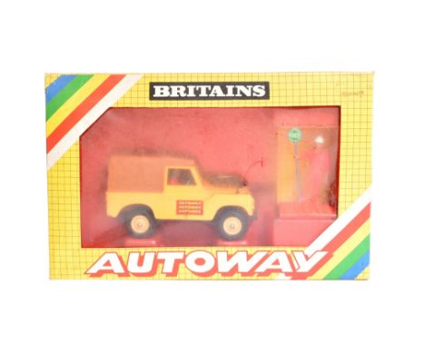 Diecast - an original vintage 1980s Britains ' Autoway ' 1/32 scale boxed diecast model No. 9811 Land Rover. Model appears un