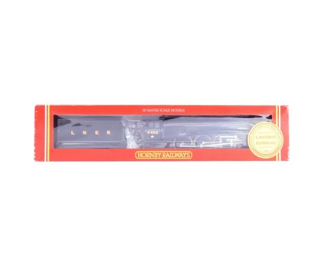 Model Railway - a Limited Edition Hornby OO gauge model railway trainset locomotive model No. R.099 LNER 4-6-2 Class A4 Herri