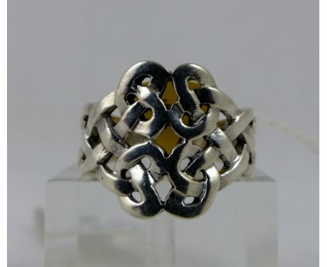 Sterling silver fancy Celtic ring, size P