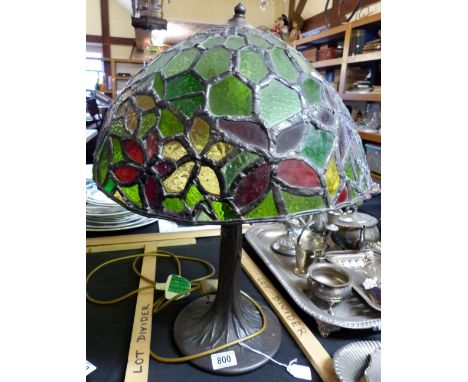 Vintage Tiffany style lamp with floral design to shade H: 59 cms