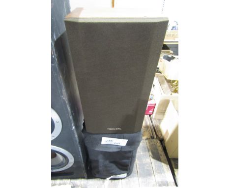 A pair of vintage Realistiv=c Nova-16 speakers in teak effect case (26x18x48 cm)