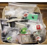 Large quantity of pin badges, the majority advertising to include Guinness, Arkells, Coca Cola,