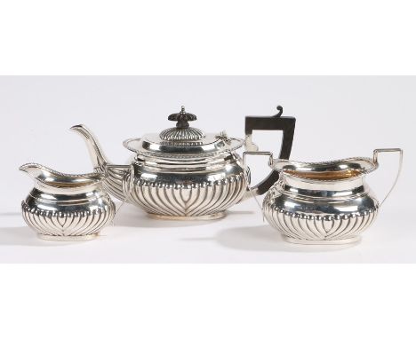 George V silver tea set, Birmingham and Chester 1913, maker Jones &amp; Crompton, consisting of teapot with ebony handle and 