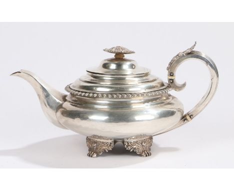 George IV silver teapot, London 1829, maker Henry Ledger, with foliate cast finial and reeded acanthus leaf capped handle, th