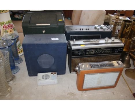 A quantity of vintage radios