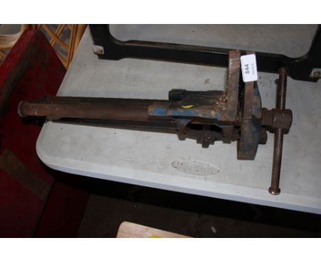 A Record bench vice
