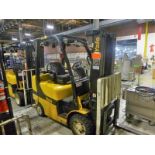 Yale fork lift truck, mod. GLC060VXNSEE085, ser. no. A910V23178L, LPG, 5500 lbs cap., 181 in. lift