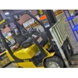 Yale fork lift truck, mod. GLC060VXNSEE085, ser. no. A910V14300G, LPG, 5500 lbs cap., 181 in. lift