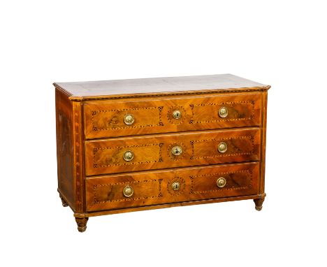   GROßE LOUIS XVI-KOMMODE   Süddeutsch, um 1780-1790, furniert sowie Einlagen aus unterschiedlichen Edelhölzern wie Vogelauge