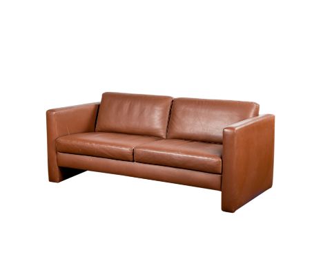   KILL INTERNATIONAL; ZWEISITZER SOFA,   60er/70er Jahre, Zweisitzer Sofa, gepolstert und mit Lederbezogen, Unterseite mit He