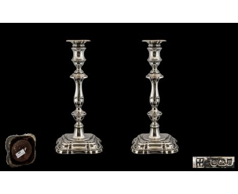 Edwardian Period - Stunning Quality Pair of Solid Silver Candlesticks of Excellent Proportions and Design, Detachable Nozzles