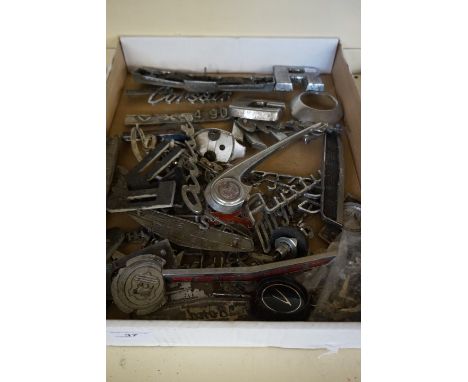 A collection of assorted vintage car badges, to include Vauxhall, Anglia, Corsair, Austin, etc. 