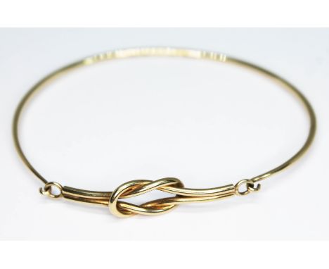 A hallmarked 9ct gold bangle, wt. 5.19g, diam. 5cm.  