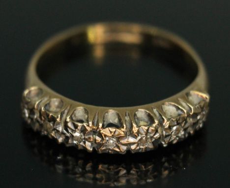 A hallmarked 9ct gold diamond ring, gross wt. 2.31g, size P.  