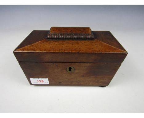 An oak tea caddy (a/f)