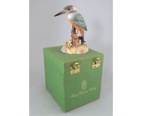 A Royal Crown Derby, Fine Bone China bird figure: King Fisher. Including original hard-case. Factory mark to base. 13 cm tall