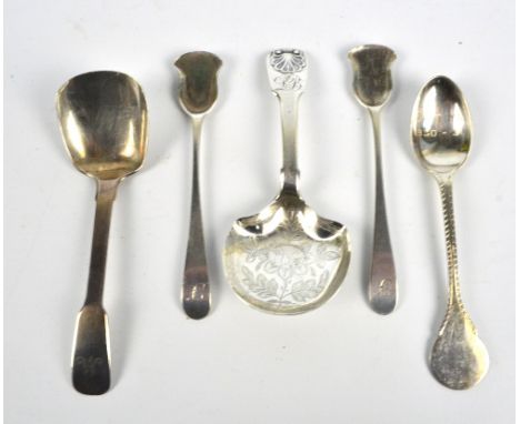 JOSEPH WILLMORE; a George III hallmarked silver fiddle pattern caddy spoon initialled M to the finial, Birmingham 1828, a fur