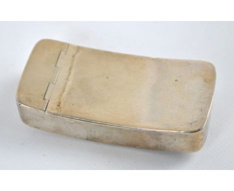 A George III hallmarked silver snuff box of curved rectangular form with flush hinge, maker's initial IT, Birmingham 1806, 7 