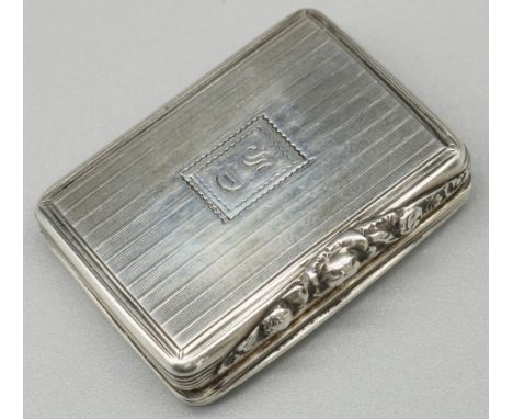 George IV hallmarked engine turned silver rectangular combined vinaigrette snuff box, hinged lid with initialed cartouche and