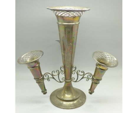 A silver epergne with four pierced trumpets, London 1915, Edward Barnard, 25cm, 626g with weighted base