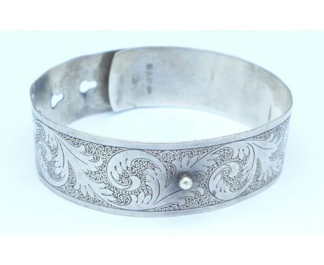 A Charles Horner silver bangle, Chester 1945