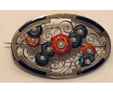 STERLING SILVER BROOCH SET WITH ONE AMETHYST, TOTAL WEIGHT APPROX 3.16g; 18ct WHITE GOLD BROOCH SET WITH THREE PEARLS AND ENA