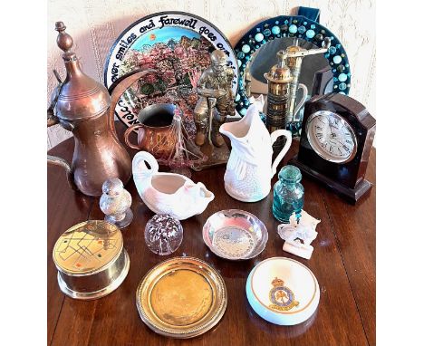 ACCUMULATION OF SUNDRY DECORATIVE ITEMS INCLUDING ELIZABETH HOUGHTON PLAQUE