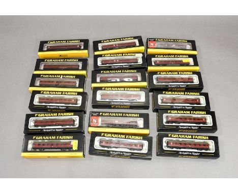 Graham Farish N Gauge LMS Coaches a collection of 15 examples together with 3 BR(M) including 2 Exclusive to the N Gauge Soci