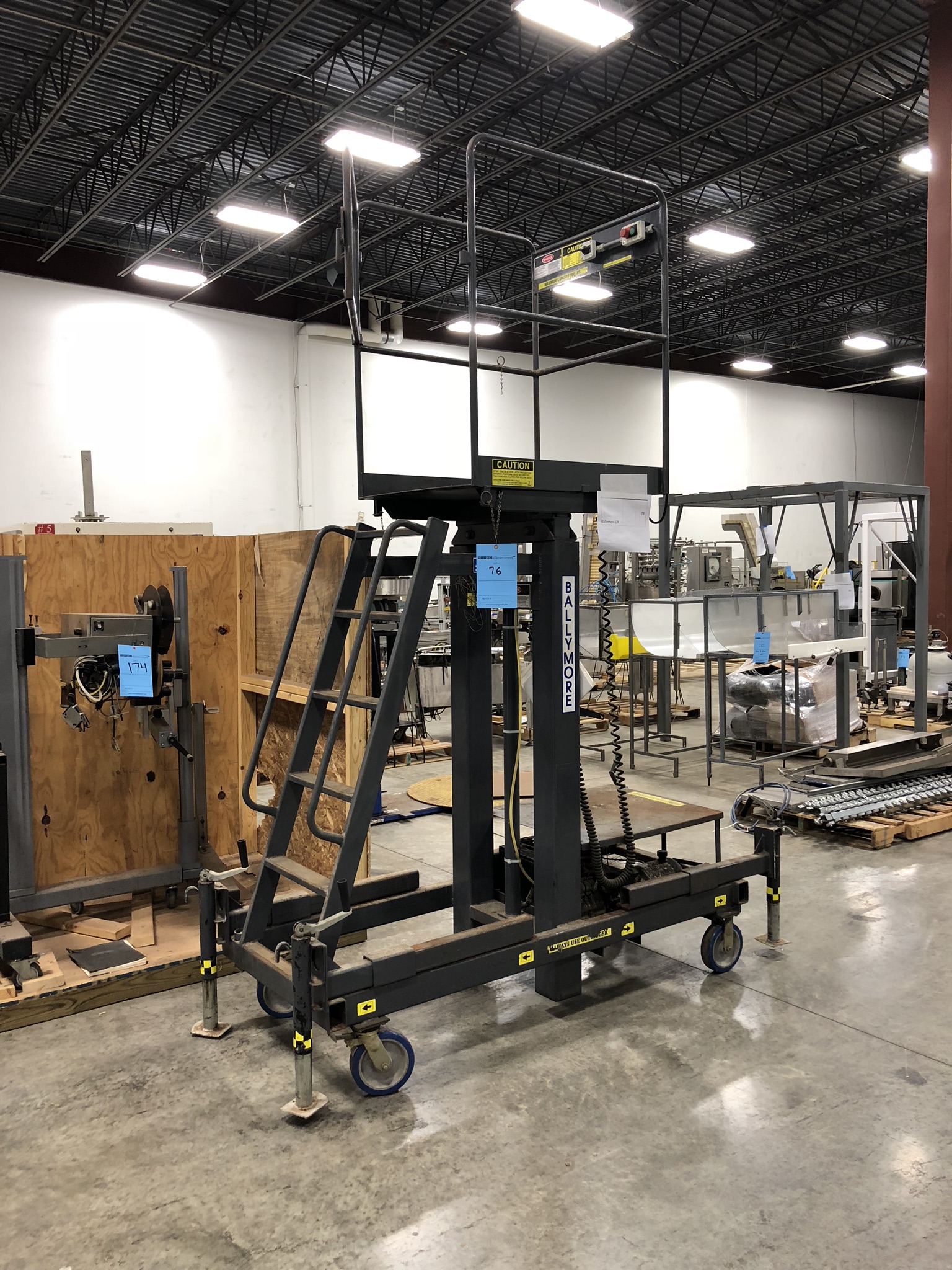 Ballymore Lift hydraulic basket lift, Model MR20DC. 19'3" max