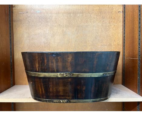 Vintage oak  planter / container, approximate measurements: Height 8.5 inches, Width 19 inches, Depth 12 inches 