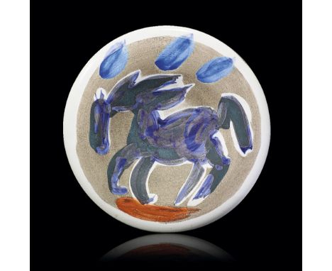 PABLO PICASSO 1881-1973 Petit cheval n. 61 Piatto tondo in terracotta parzialmente smaltata, ideato nel 1963 e realizzato in