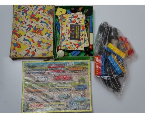 VINTAGE TOYS:  A mixed lot comprising a VICTORY wooden road vehicle jigsaw puzzle, a TRI-ANG 'Fit-Bits' construction toy and 