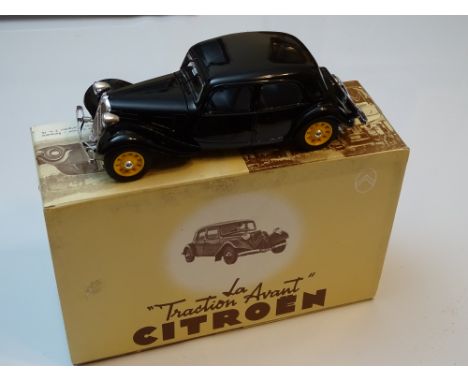 GENERAL DIECAST: An ELIGOR 1:20 scale Citroen Traction Avant - G in F/G box