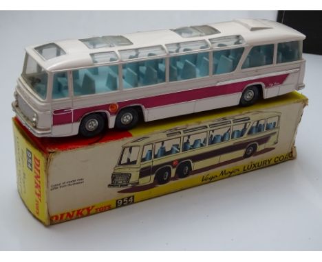 DINKY: A Vega Major luxury coach - G in F box (one end flap missing)