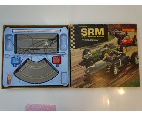 VINTAGE TOYS: A SCALE RACEWAY MODELS (SRM) 1:40 racing set - racetrack complete, but cars are missing - G in G box