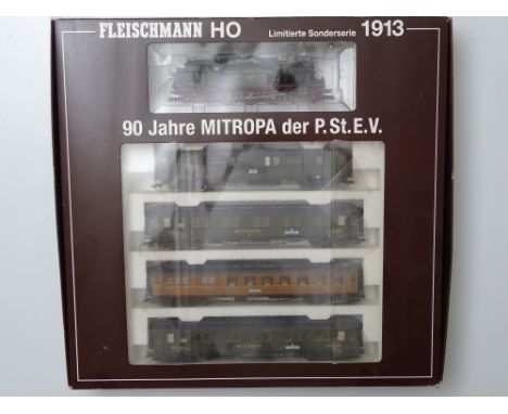 HO GAUGE MODEL RAILWAYS: A FLEISCHMANN 1913 3-rail AC digital limited edition set '90 Years of MITROPA' comprising a vintage 