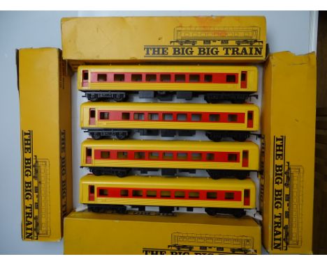 VINTAGE TOYS: A quantity of TRI-ANG 'Big Big Train' to include Continental / American Outline coaches in yellow -G/VG in F/G 