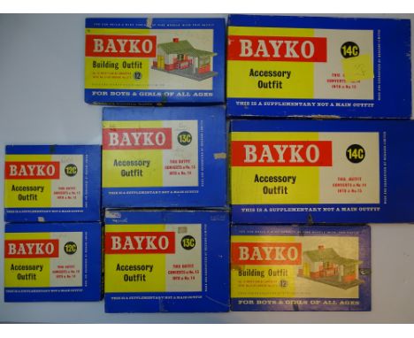 VINTAGE TOYS: A group of mixed 1950s/60s BAYKO contruction sets as lotted - contents unchecked - G/VG in G boxes (8)