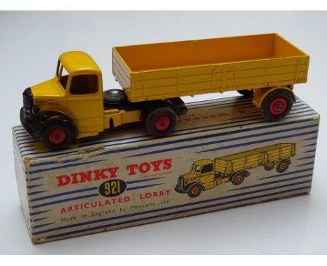DINKY: A 921 articulated lorry in yellow - G in G box