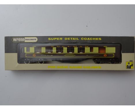OO GAUGE MODEL RAILWAYS: A WRENN W6012A 1st Class Pullman Car - with Golden Arrow logos 'Cecelia' with white tables - VG in G