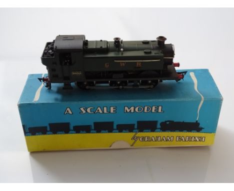 OO GAUGE MODEL RAILWAYS: A vintage GRAHAM FARISH Pannier Tank steam locomotive in GWR Green numbered 9410 - G/VG in G box