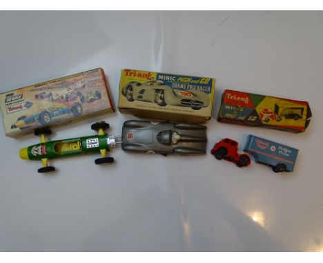 VINTAGE TOYS: A group of TRI-ANG MINIC Hiway and Push and Go Models - as lotted - F/G in F/G boxes (3)