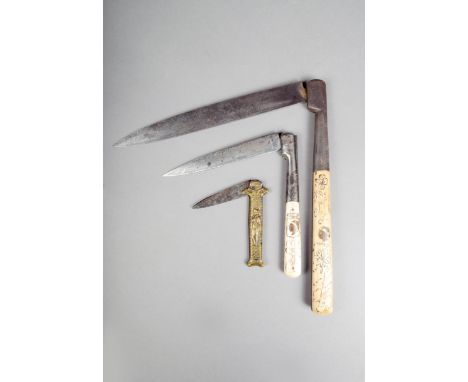 A Corsican Vendetta knife, the blade etched 'Vendetta Corsa,' and 'che la mia ferita sia mortale,' may the wound be fatal, wi
