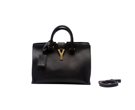 A YVES SAINT LAURENT BLACK SAC LIGNE Y BAG
Black with gold tone hardware, zip closure, detachable shoulder strap, brand dust 