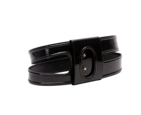 A GIORGIO ARMANI BLACK PATENT LEATHER WAIST BELT
Marked Size 44
Condition: Condition Report
Appears in generally good conditi